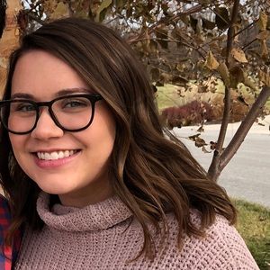 Meet your Posher, Macie